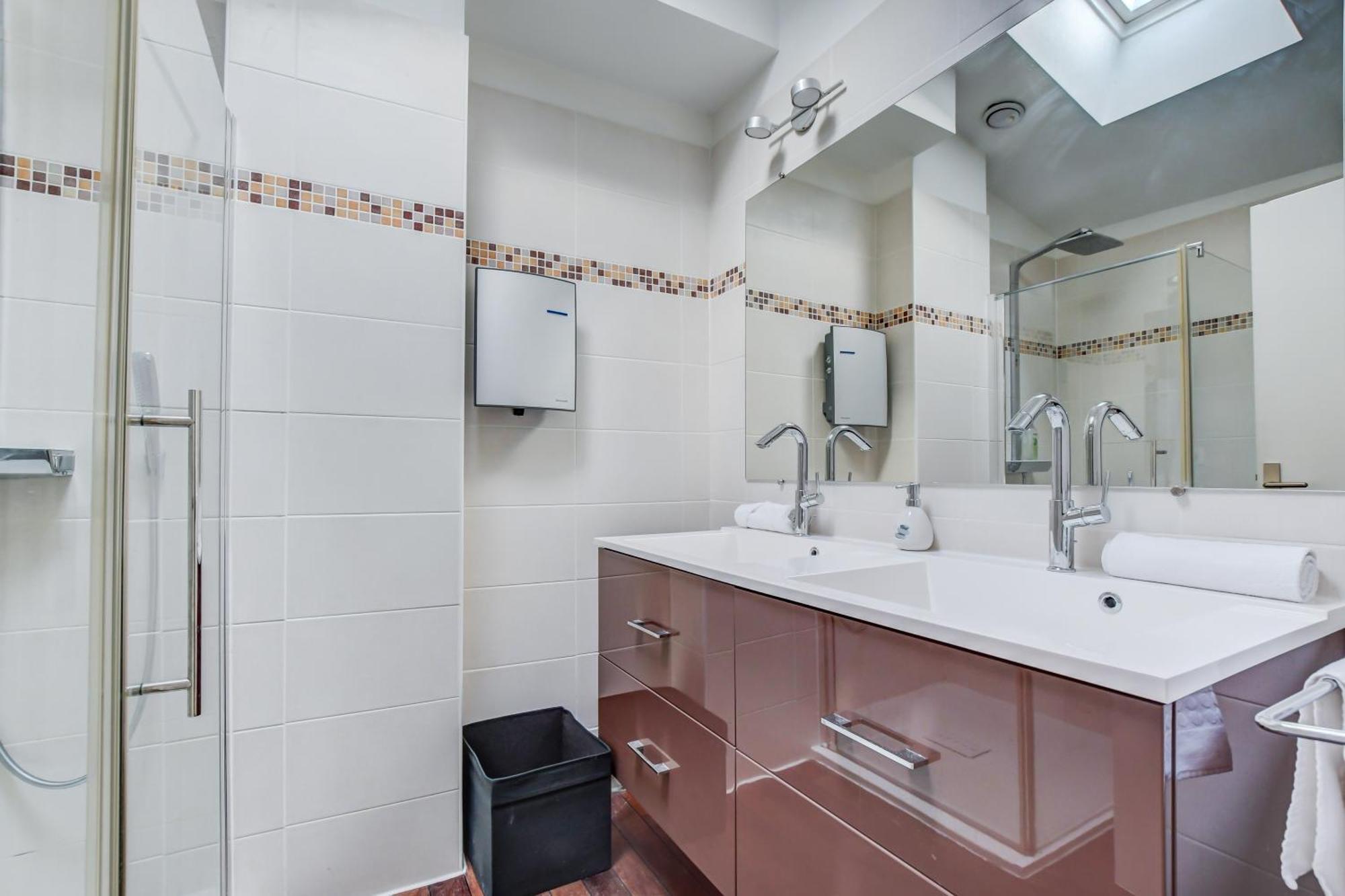 Duplex Tolosa: Pont-Neuf Retreat with AC and Private Parking Exterior photo